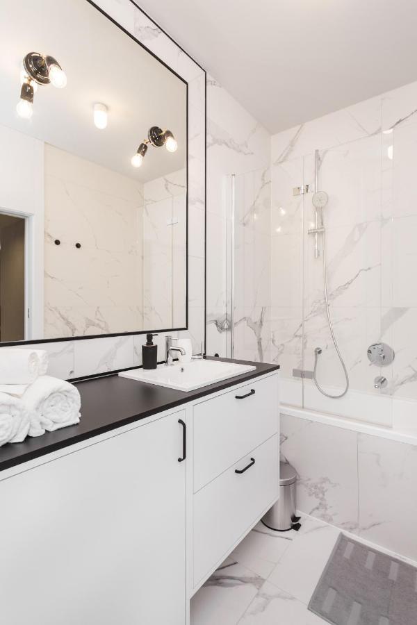 Luxury Apartments Mennica Residence - Golden Apartments - City Center ワルシャワ エクステリア 写真
